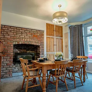 https://guest-homes-lovely-4-bed-home-in-bridlington.yorkshirehotels.net